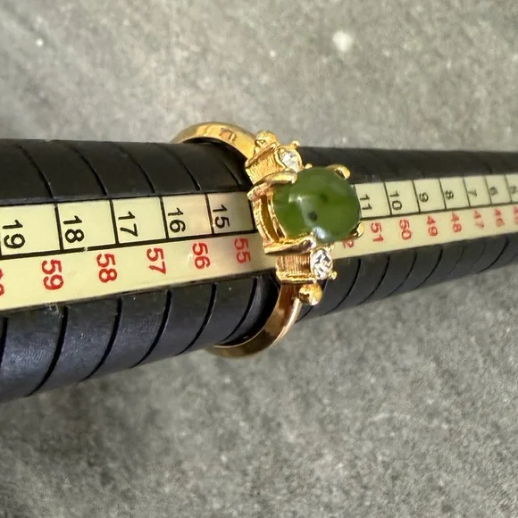 Vintage Avon Green Jade Gold Tone Ring 7 - Picture 7 of 16